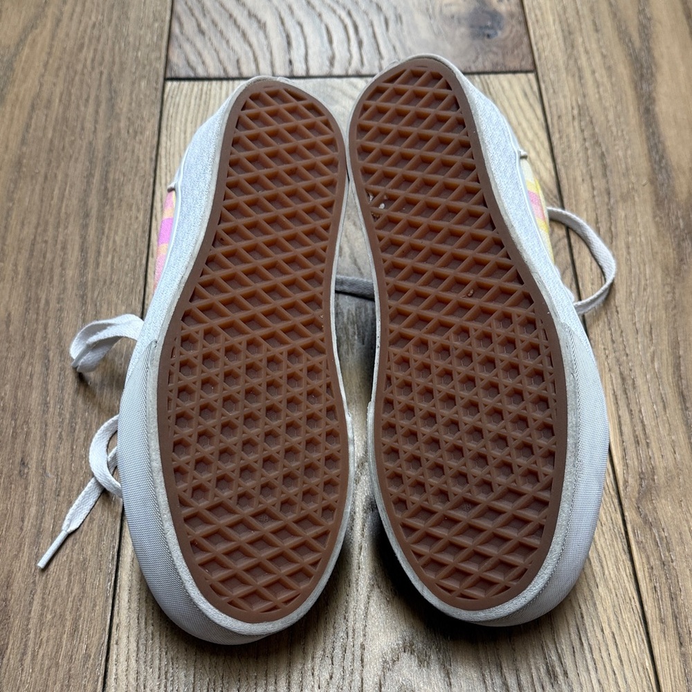 Vans - Picture 8 of 9